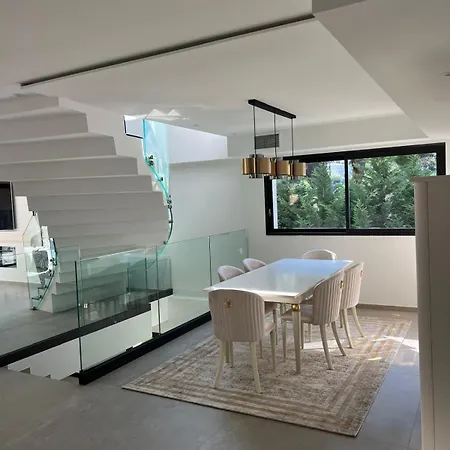 Villa Superbe De Luxe Sur La Cote D'azur *